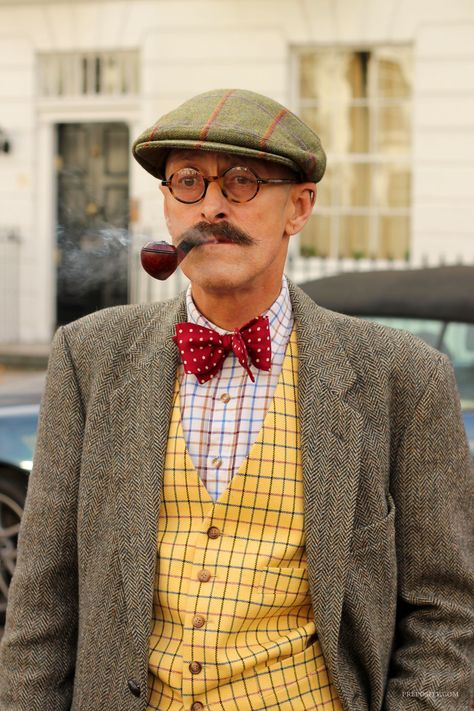 man in tweed - awesome! hat, pipe, vest, bowtie, and tweed jacket Eccentric Outfits, Beard Suit, Tweed Ride, Tweed Run, Tweed Jackets, The Gentlemen, Tweed Vest, Goodwood Revival, Ivy Style