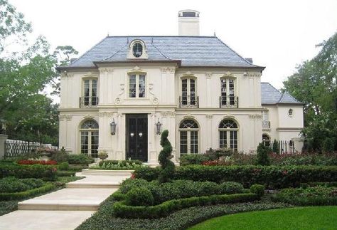 French Chateau - French - home exterior - Robert Dame Designs French Home Exterior, Chateau Exterior, Transitional Home Exterior, French Chateau Style, Architecture Styles, Gorgeous Homes, Chateau Style, French Exterior, French Style Homes