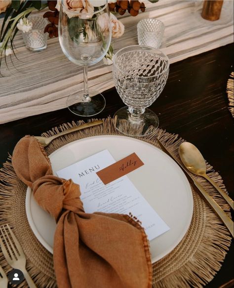 Terracotta Place Setting, Fall Table Place Settings, Fall Wedding Plates Table Settings, Autumn Place Setting, Rustic Place Setting Wedding, Napkin Ideas For Wedding, Wedding Reception Place Settings, White Wedding Table Setting, Wedding Plate Setting