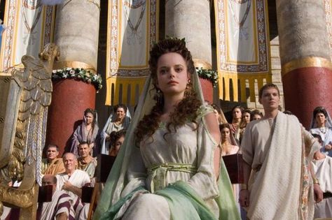 Alice Henley as Livia in the HBO series Rome Hbo Rome, Rome Hbo, Rome Tv Series, Roman Dress, Powerful Man, Tv Clothes, Extraordinary Women, Roman History, Military Outfit