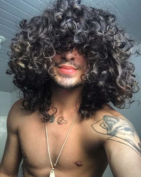 Beauty Around The World People Culture, Long Curly Hair Men, Male Haircuts Curly, Corte De Cabelo Masculino, Curly Hair Men, Hair Reference, Loose Curls, Different Hairstyles, Long Curly Hair