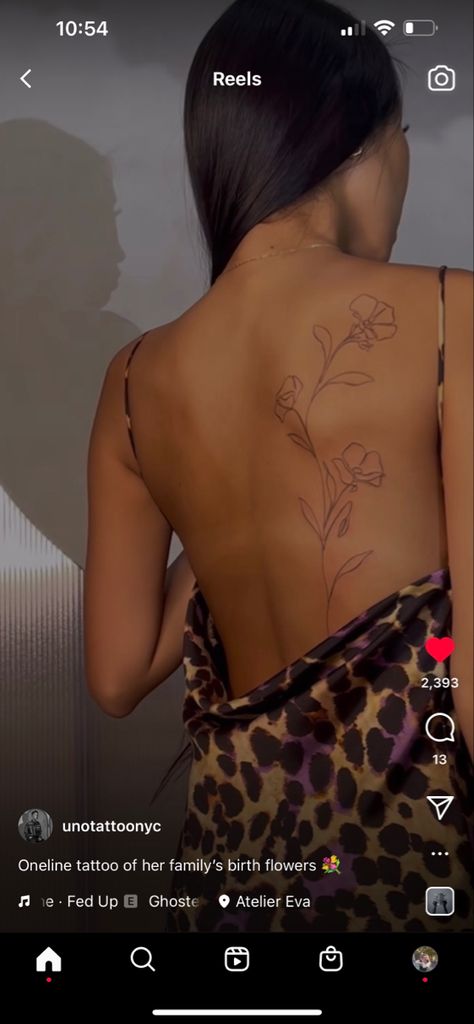 Red Back Tattoos Spine Flowers, Vertical Side Tattoos Women, Upper Side Back Tattoo Women, Shoulder Blade Flower Tattoo, Back Flower Tattoo Women, Back Shoulder Blade Tattoos For Women, Dainty Spine Tattoos For Women, Fine Line Back Tattoo Women, Back Tattoo Flower