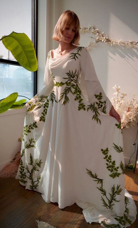 Green Embroidery Wedding Dress, Unique Forest Wedding, Elvish Wedding Dress, Forest Embroidery, Forest Wedding Dress, Elvish Wedding, Wedding Dress Unique, Nontraditional Wedding Dress, Green Wedding Dresses