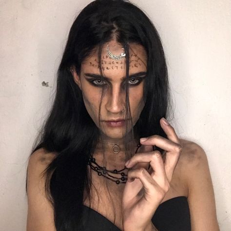 #enchantress #dccomics #halloween #halloweenmakeup #cosplay #magia Enchantress Makeup, Enchantress Costume, Enchantress Cosplay, Book Art Drawings, Halloween Makeup, Dc Comics, Halloween Party, Makeup Artist, Book Art