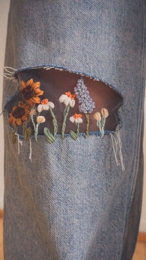 Trouser Embroidery, Clothes Embroidery Diy, Pola Bordir, Pola Sulam, Embroidery On Clothes, Creative Embroidery, 자수 디자인, Sewing Embroidery Designs, Diy Sewing Clothes