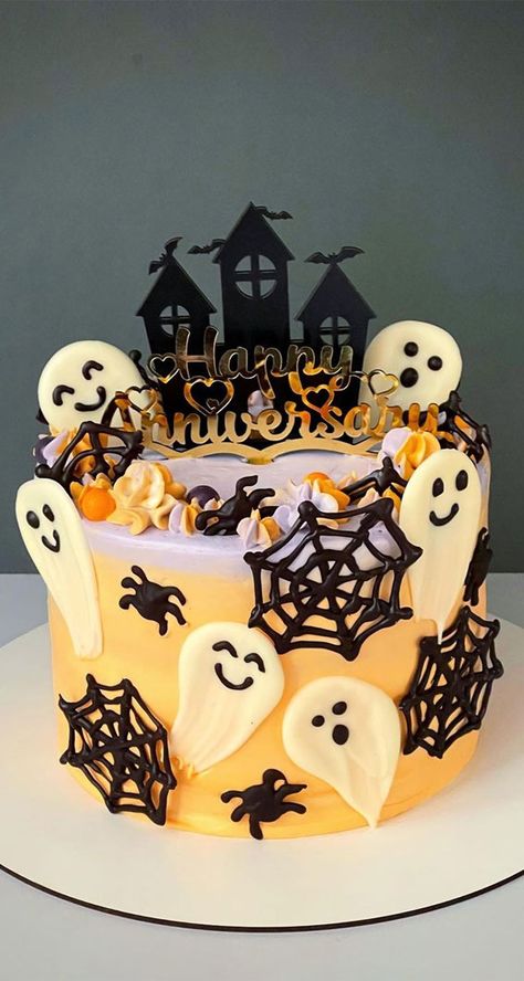 Halloween Cake Contest Ideas, Diy Halloween Birthday Cake, Halloween Cake Pumpkin, Small Halloween Cakes Ideas, Halloween Cake Roll, Kids Halloween Birthday Cake, Halloween Number Cake, October Birthday Cakes, Halloween Cake Ideas Birthday