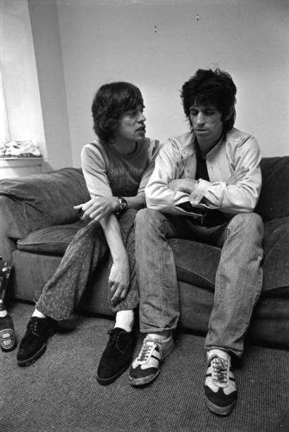 Mick Jagger & Keith Richards - 1977 Glimmer Twins, Rolling Stones Keith Richards, Mick Jagger Rolling Stones, Twin Pictures, Rolling Stones Band, Rollin Stones, Ron Woods, Like A Rolling Stone, Brian Jones