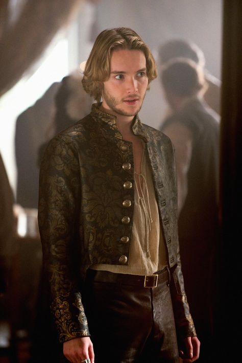 Toby Regbo Reign, Marie Stuart, Reign Tv Show, Reign Mary, Toby Regbo, Reign Fashion, The Dictator, Royal Blood, Mary Stuart