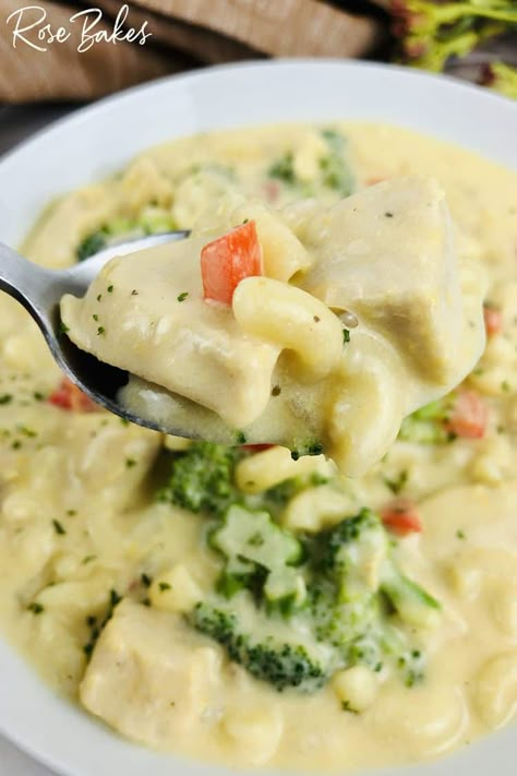 Mac And Cheese Broccoli, Cheese Chicken Soup, Mac And Cheese Chicken, Soup In Crockpot, Simple Soup Recipes, Recipes For Soup, Chicken Broccoli Cheese, Simple Soup, Stews And Soups