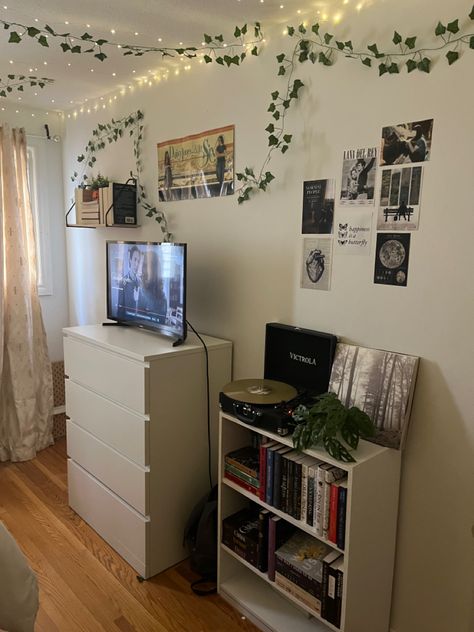 Room With Tv, Tv In Bedroom, Room Inspo, Bedroom, Tv