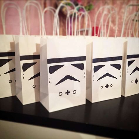 Lego Star Wars Birthday Party, Star Wars Favors, Lego Star Wars Birthday, Star Wars Themed Birthday Party, Lego Star Wars Party, Star Wars Theme Party, Storm Troopers, Star Wars Bb8, Star Wars Cake