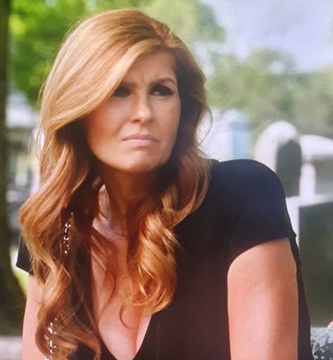 Connie Britton Hair Friday Night Lights, Rayna James Hair, Connie Britton Hair, Rayna James, Connie Britton, Hogwarts Dr, Friday Night Lights, Fall Hair Color, Woman Crush