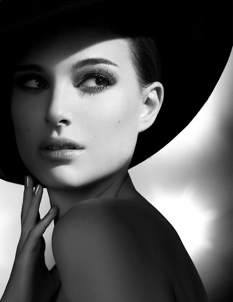 Natalie Portman Natalie Portman Dior, Dior Mascara, Foto Portrait, Anja Rubik, Foto Poses, Celebrity Portraits, Rosie Huntington Whiteley, Foto Art, Black And White Portraits