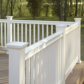 Fiberon composite White Railing, Veranda Ideas, Deck Handrail, Outdoor Deck Decorating, Metal Deck Railing, Deck Skirting, Composite Deck Railing, White Deck, Patio Railing