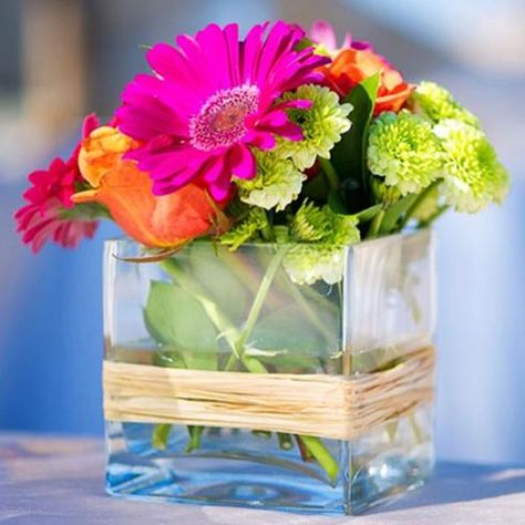 Flower Glass Vase, Square Glass Vase, Tropical Wedding Theme, Beautiful Wedding Centerpiece, Mexican Theme, Square Vase, Glass Centerpieces, Glass Cube, Florist Shop