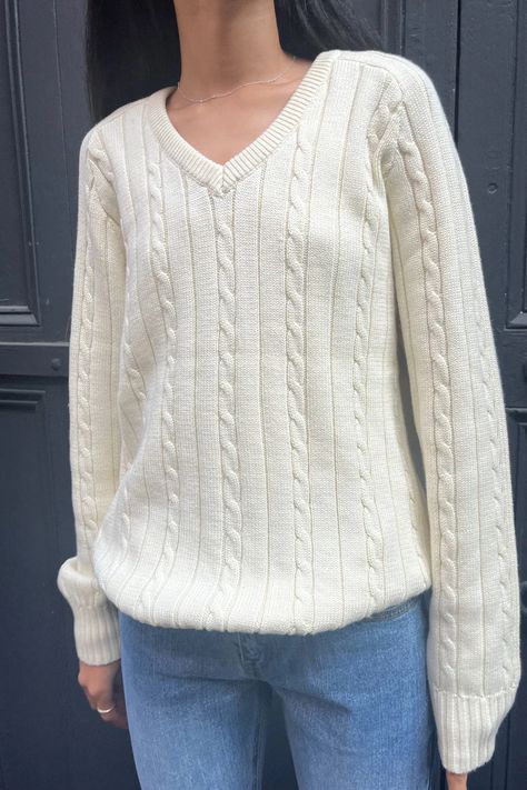 Cable Knit Sweater Outfit, Sweater Brandy Melville, Brandy Sweater, Brandy Melville Sweater, Cotton Cable Knit Sweater, Knit Sweater Outfit, Cable Sweater, Fall Fits, V Neck Sweater