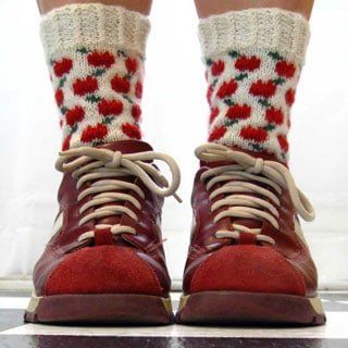 Apple Socks, Apple Hat, Socks Knitting, Cherries Jubilee, Red Cottage, Colorwork Knitting, Knitted Socks, Leg Work, Cool Stuff