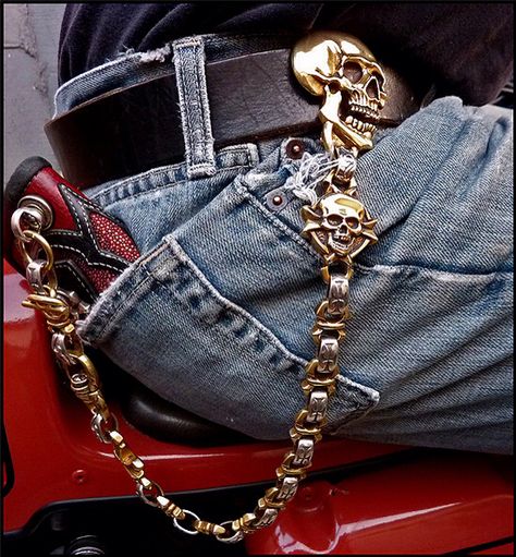 Wallet chain Belt Chains, Alligator Wallet, Mens Jewelry Box, Wallet Chains, Pant Chains, Biker Jewelry, Mens Gear, Chain Wallet, Skull Jewelry