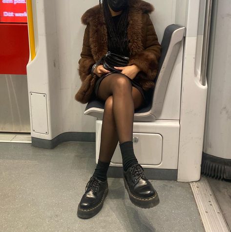 💌 Fluffy Coat Outfit, Brown Fur Coat Outfit, Outfits With Fur Coats, Fluffy Jacket Outfit, Fur Coat Aesthetic, Brown Coat Outfit, Fem Style, Faux Fur Coats Outfit, Fur Jacket Outfit