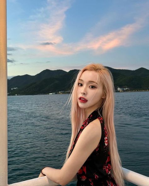 Gahyeon Dreamcatcher, Dreamcatcher Wallpaper, Lil Wayne, Insomnia, Instagram Update, Korean Singer, The Dreamers, Dream Catcher, Fox