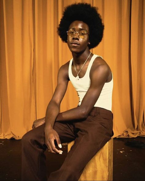 70s Photoshoot, 70s Men, Afro Men, Portrait Vintage, 70s Outfits, Creative Photoshoot Ideas, Men Photoshoot, Black Photography, Model Inspo