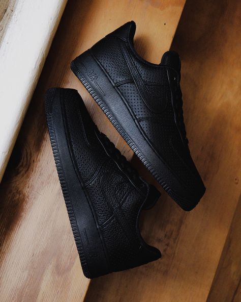 @nike’s SP (Special Projects) offerings go above and beyond what you expect from the run of the mill. The Swoosh take their iconic AF1 and elevate it with plush perforated black leather covering the upper adding breathability and making it versatile for both casual and formal occasions. Releasing online at midnight tonight (12am AEST) Thursday June 6th! #nike #airforce1 #af1 #nikesp #af1sp #airforce1sp #specialprojects #sneakers #laced #lacedbrisbane Black Nike Air Force 1 Lace-up For Sports, Nike Air Force 1 Black Urban Streetwear, Black Nike Air Force 1 Fade-resistant Lace-up, Urban Black Lace-up Nike Air Force 1, Black Nike Air Force 1 Fade-resistant For Streetwear, Air Force 1, Formal Occasion, Leather Cover, Black Leather