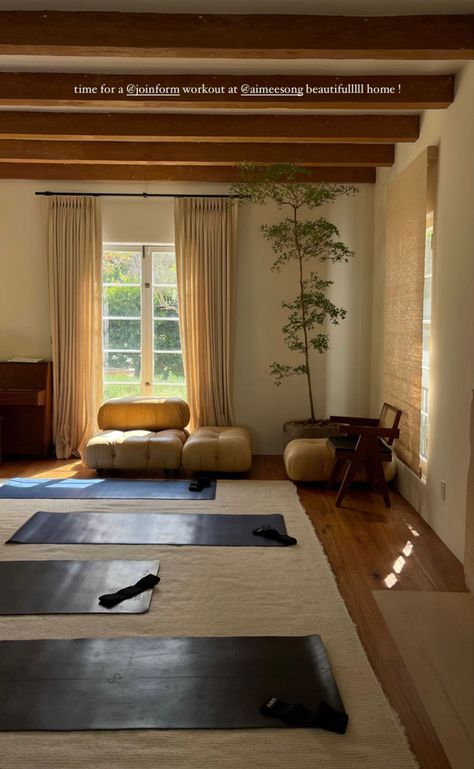 Yoga Room Colors, Sala Yoga, Yoga Shala, Lexington Home, Dark Floors, Yoga Space, Cozy Spaces, Dream Studio, Pilates Studio