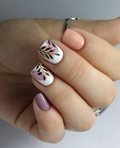 Simple Flower Nail Designs, 2023 Spring Nails, Spring Nails 2023, Short Gel Nails, Professional Manicure, Nail Drills, Flower Nail Designs, Short Acrylic, Cute Gel Nails