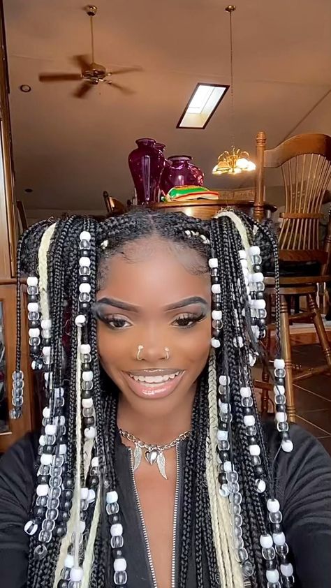 Colored Box Braids With Beads, Black Hair Box Braids, Box Braids With Beads, Colored Box Braids, Cute Braids, Faux Locs Hairstyles, Box Braids Hairstyles For Black Women, Cute Braided Hairstyles, Cute Box Braids Hairstyles