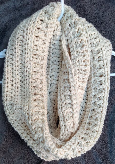 Crochet Infinity Scarf Free Pattern, Comfy Crochet, Crochet Infinity Scarf Pattern, Chunky Crochet Blanket Pattern, Crochet Scarf Easy, Crochet Cowl Free Pattern, Infinity Scarf Pattern, Chunky Crochet Blanket, Crochet Shrug Pattern