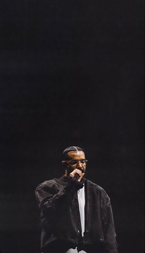 Drake Drizzy Wallpaper, Drake Tour, Old Drake, Drake Rapper, Drake Concert, Drake Photos, Drake Ovo, Drake Drizzy, Drake Graham