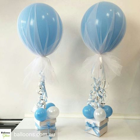 Blue & navy balloon baby shower decorations Christening Balloons, Idee Babyshower, Mini Balloons, Shower Centerpieces, Baby Diy, Blue Balloons, Baby Bear Baby Shower, Baby Shower Food, Baby Shower Centerpieces