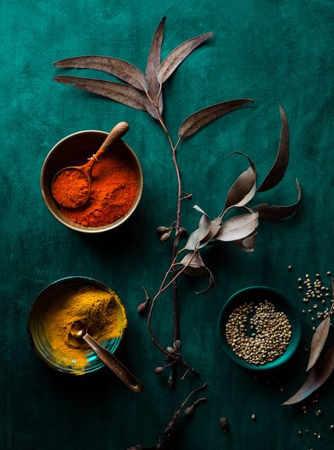 Weekends - FOOD Photography Nadine Greeff FOOD Photographer Nadine Greeff Spices Photography, Moody Food Photography, Food Photography Background, Dark Food Photography, Food Art Photography, Food Photography Tips, Food Photographer, Spices And Herbs, Photographing Food