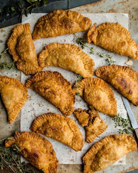 Dominican Beef Empanadas https://ift.tt/2MGunLD #food #meal #foods #healthyfood #keto Empanadas Recipe Dominican, Dominican Wedding Food, Dominican Party Food, Dominican Empanadas Recipe, Dominican Food Authentic, Domican Food, Authentic Dominican Food Recipes, Dominican Recipes Authentic, Dominican Empanadas