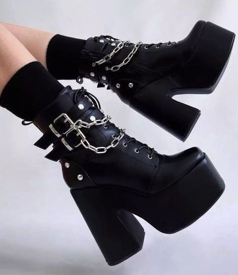 Melody Piper, Goth Heels, Dope Fashion Outfits, Heels Aesthetic, Punk Shoes, Gothic Shoes, Dr Shoes, Cute Shoes Heels, Fancy Shoes