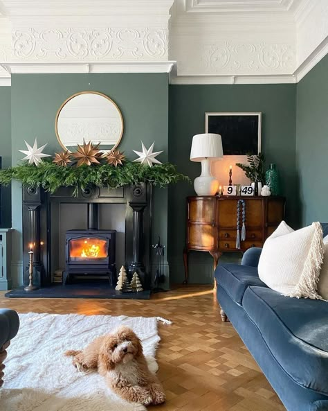 Farrow & Ball (@farrowandball) • Instagram photos and videos Farrow And Ball Living Room, Dark Green Living Room, Moody Living Room, Snug Room, Victorian Living Room, Cosy Living, Living Room Decor Fireplace, Cosy Living Room, Christmas Living Rooms