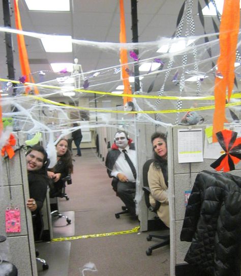 9 of the Best Office Halloween Ideas That will Boost Your Spirit Office Halloween Themes, Halloween Cubicle, Office Halloween Costumes, Halloween Office Party, Office Halloween Decorations, Halloween Themes Decorations, Office Halloween, Halloween Office, Cubicle Decor Office