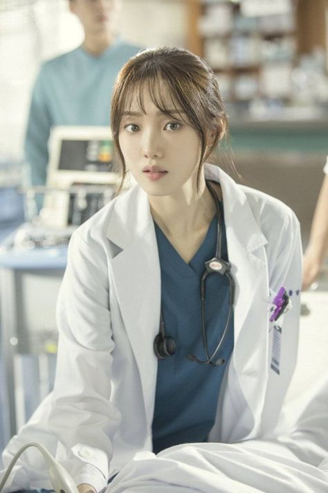 Dr. Romantic 2 Lee Sung Kyung Doctors, Lee Sung Kyung Wallpaper, Kpop Haircut, Doctors Korean Drama, Dr. Romantic 2, Dr Romantic, Romantic Doctor Teacher Kim, Dr. Romantic, Medical Photography