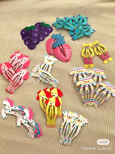 Funky Hair Clips, Fun Hair Clips, Cute Hair Clips Aesthetic, Cute Hairclips, Funky Hair Accessories, Cute Clips, Quirky Accessories, Cute Hair Clip, Funky Accessories