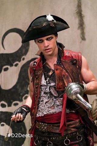 Tomas Doherty, Hook Descendants, Descendants Characters, Harry Hook, Descendants 1, Disney Channel Descendants, Isle Of The Lost, Descendants 3, Thomas Doherty