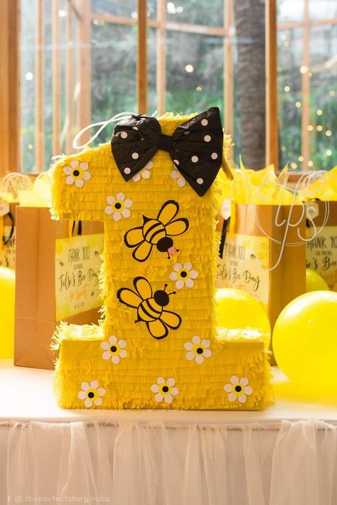 Bee Bday Party, Bees Party Ideas, Bumble Bee Themed Birthday Party, Happy To Bee One Birthday, Bee One Year Old Party, Honey Bee Birthday Theme, Honey Bee First Birthday Party, Bee Party Decor, Bee Day Party Ideas