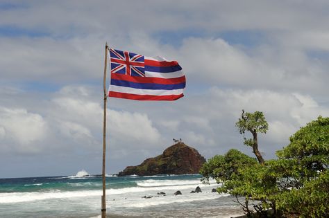 What's the Story Behind Hawaii's Flag? | Hawaii Magazine Hawaii State Flag, Hawaiian Flag, Enchanted Lake, Hawaii Flag, Hawaii Magazine, Honolulu Oahu, Hawaiian Culture, Aloha Hawaii, Surprising Facts