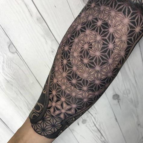 Geometric Sleeve Tattoo, Sacred Geometry Tattoo, Geometry Tattoo, Muster Tattoos, Geometric Tattoo Design, Knee Tattoo, 1 Tattoo, Pattern Tattoo, Tattoo Pattern