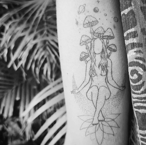 @templetattoobyronbay on Instagram: “Planets , mushrooms, moon , lotus a very busy little tattoo from Jimi @i_am_jimi_ Temple Tattoo 8/11 Fletcher street Byron Bay NSW 2481…” Lotus Mushroom Tattoo, Moon Lotus, Temple Tattoo, Mushroom Tattoo, Mushroom Tattoos, Little Tattoos, Very Busy, Byron Bay, Lotus