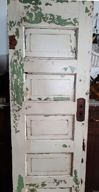 Diy Hall Tree From Old Door, Old Door Projects Farmhouse Style, Old Door Hall Tree Ideas, Hall Tree From Old Door, Decorating With Old Doors, Bathroom Shelf Diy, Old Doors Repurposed, Old Door Hall Tree, Door Hall Trees