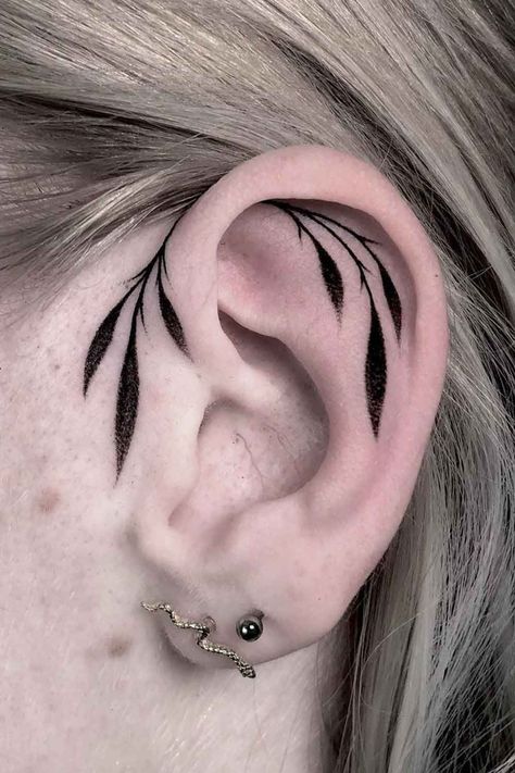 Tatuagens na orelha → Confira as melhores da internet! - Top Tatuagens Tattoo After Care, Tattoo Ear, Inner Ear Tattoo, Jasmine Tattoo, Tattoo Tips, Jagua Henna, Man Tattoo, Rose Tattoos For Men, After Care