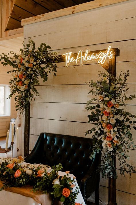 Diy Backdrop Wedding Head Table, Wedding Head Table Lights, Arch Backdrop Wedding Reception, Sweetheart Table Arch Backdrop, Photo Ops Wedding, Head Table Backdrop With Neon Sign, Rustic Sweetheart Table Backdrop, Head Table Wedding Decorations Rustic Country Chic, Love Seat Wedding Head Table