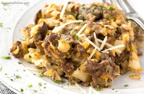 Low-Carb Cauliflower Hamburger Casserole Recipe Cauliflower Hamburger, Hamburger Cauliflower, Hamburger Casseroles, Casseroles Recipes, Hamburger Casseroles Recipes, Comforting Dinner, Comfort Dinner, Keto Kitchen, Cucumber Diet