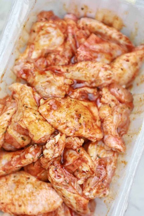 Spicy Chicken Wing Marinade, Best Grilled Wings, Chicken Wing Recipes Grilled, Marinade For Fried Chicken, Marinated Chicken Wings Recipes, Grilled Chicken Wings Marinade, Party Wings Recipe, Chicken Wings Marinade, Chicken Wings On The Grill