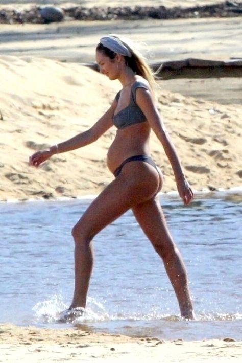 Pregnant Candice Swanepoel (1200 x 1800) #graybikini #beach Candice Swanepoel Pregnant, Pregnant Model, Dna Model, Bahia Brazil, Pregnant Celebrities, Tan Legs, African Models, Doutzen Kroes, Perfect 10